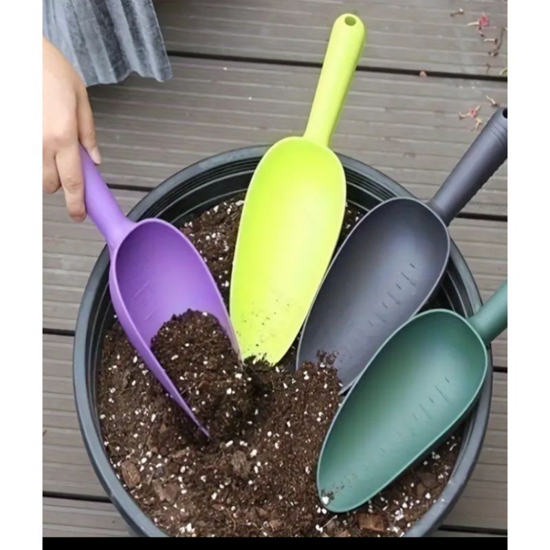 Versatile Garden Scoop - Savvy Gardens Centre